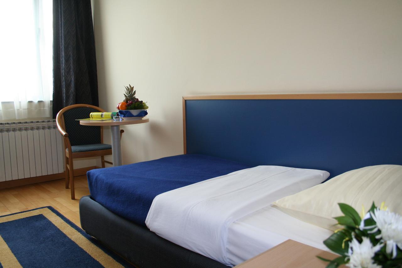Hotel Cubic Laktaši Eksteriør bilde